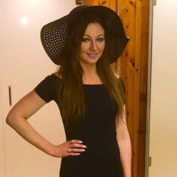 Meet your Posher, Sable - Picture 1 of 1